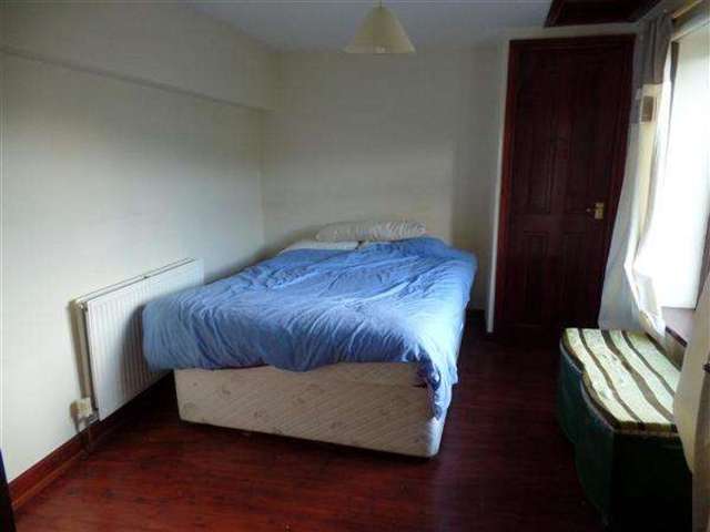  Image of 3 bedroom Semi-Detached house to rent in Bradshaw Lane Bradshaw Halifax HX2 at Halifax, HX2 9XD