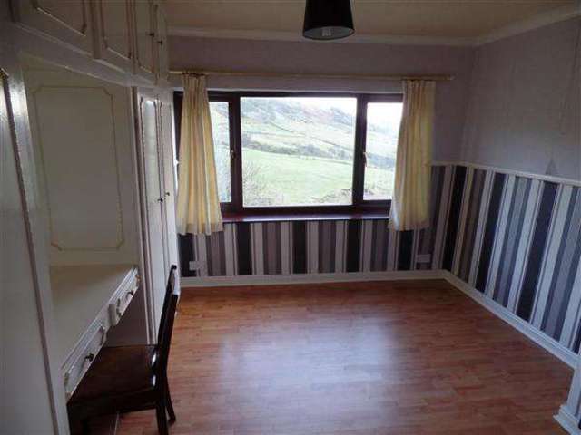  Image of 3 bedroom Semi-Detached house to rent in Bradshaw Lane Bradshaw Halifax HX2 at Halifax, HX2 9XD