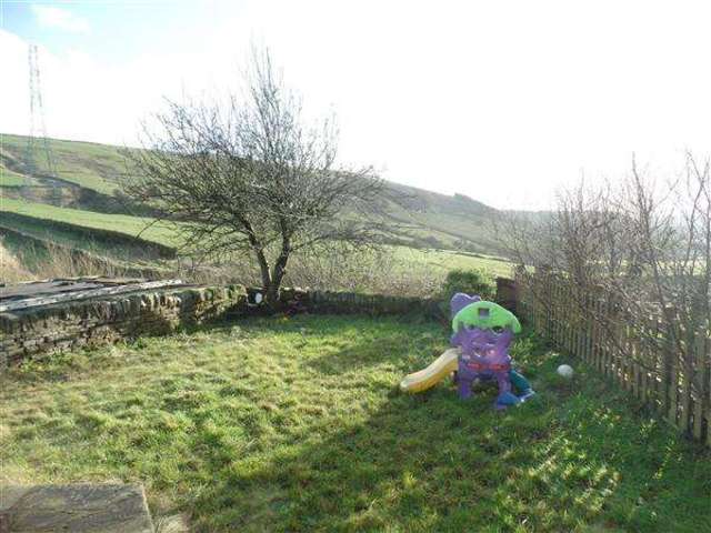  Image of 3 bedroom Semi-Detached house to rent in Bradshaw Lane Bradshaw Halifax HX2 at Halifax, HX2 9XD