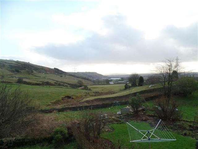  Image of 3 bedroom Semi-Detached house to rent in Bradshaw Lane Bradshaw Halifax HX2 at Halifax, HX2 9XD