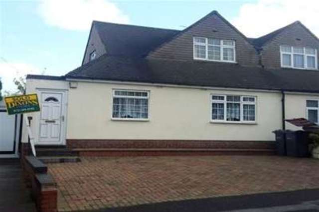  Image of 4 bedroom Bungalow to rent in Beechdale Avenue Great Barr Birmingham B44 at Birmingham, B44 9DH