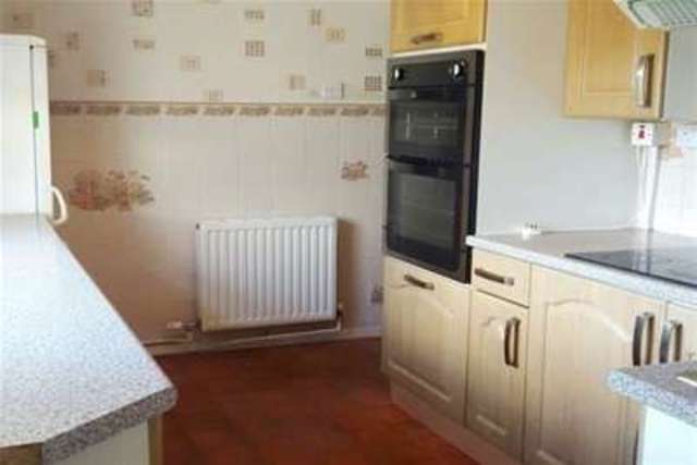  Image of 4 bedroom Bungalow to rent in Beechdale Avenue Great Barr Birmingham B44 at Birmingham, B44 9DH