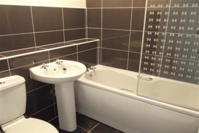  Image of 2 bedroom Flat to rent in Bellshaugh Gardens Kelvindale Glasgow G12 at Kelvinside Glasgow Glasgow, G12 0SA