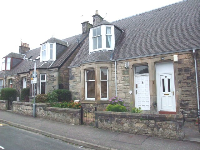  Image of 2 bedroom Semi-Detached house to rent in Beveridge Road Kirkcaldy KY1 at Kirkcaldy Fife Fife, KY1 1UY