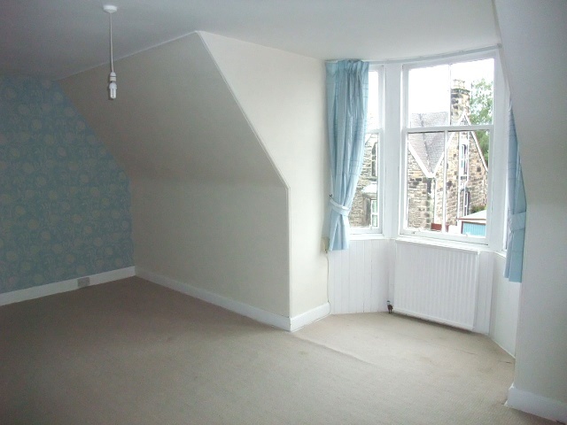 Image of 2 bedroom Semi-Detached house to rent in Beveridge Road Kirkcaldy KY1 at Kirkcaldy Fife Fife, KY1 1UY