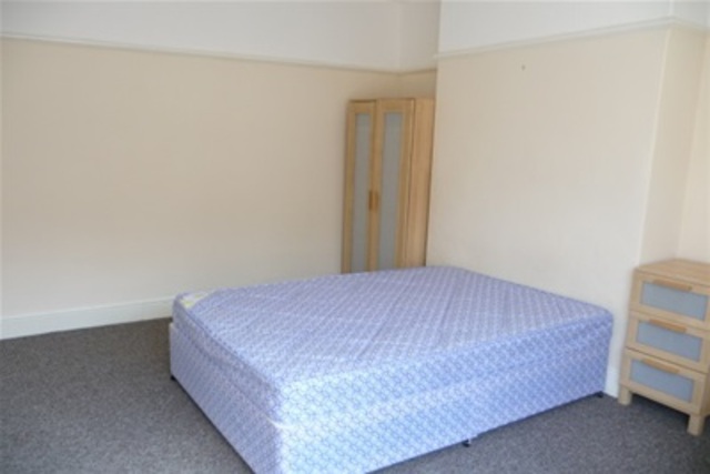  Image of 2 bedroom Flat to rent in Biddlestone Road Newcastle upon Tyne NE6 at Newcastle upon Tyne, NE6 5SP