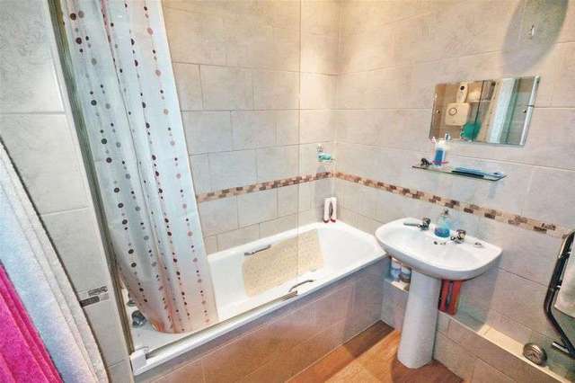  Image of 2 bedroom Bungalow for sale in Bidwell Brook Drive Paignton TQ4 at Bidwell Brook Drive Broadsands Park Paignton, TQ4 7NF