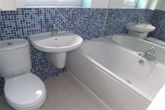  Image of 3 bedroom Terraced house to rent in Bingley Avenue Blackpool FY3 at Blackpool, FY3 8NY