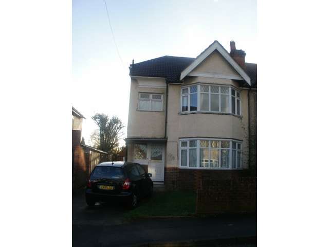  Image of 5 bedroom Terraced house to rent in Blenheim Gardens Southampton SO17 at Blenheim Gardens Highfield Southampton, SO17 3RN