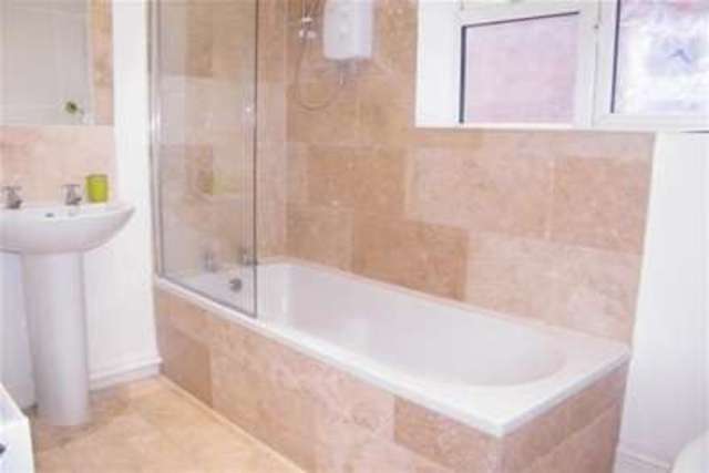  Image of 6 bedroom Terraced house to rent in Boardman Street Eccles Manchester M30 at Manchester, M30 0FP