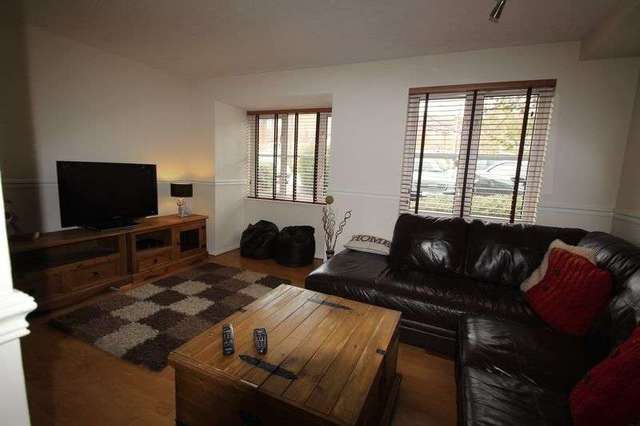  Image of 2 bedroom Flat to rent in Bolton Road Maidenbower Crawley RH10 at Bolton Road Maidenbower Crawley, RH10 7LS