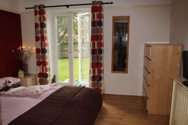  Image of 2 bedroom Flat to rent in Bolton Road Maidenbower Crawley RH10 at Bolton Road Maidenbower Crawley, RH10 7LS