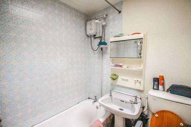  Image of 1 bedroom Flat for sale in Boundary Road Streetly Sutton Coldfield B74 at Boundary Road Streetly Sutton Coldfield, B74 2JR