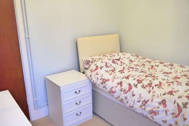  Image of 2 bedroom Flat to rent in Christchurch Road Bournemouth BH1 at 9 Christchurch Road  Bournemouth, BH1 3JR