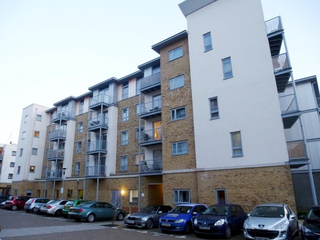  Image of 2 bedroom Flat to rent in Coombe Way Farnborough GU14 at Coombe Way  Farnborough, GU14 7GB