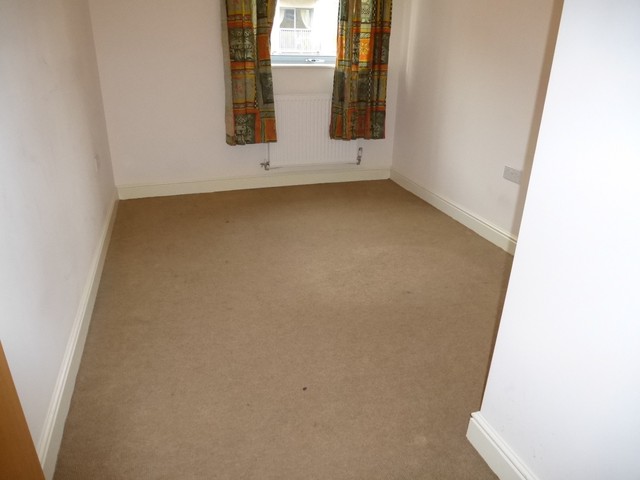  Image of 2 bedroom Flat to rent in Coombe Way Farnborough GU14 at Coombe Way  Farnborough, GU14 7GB