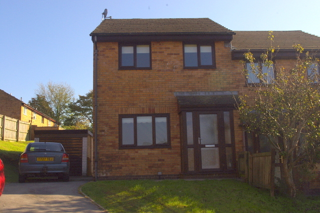  Image of 3 bedroom End of Terrace to rent in Bro Hedydd Carmarthen SA31 at Bro Hedydd  CARMARTHEN, SA31 1TP