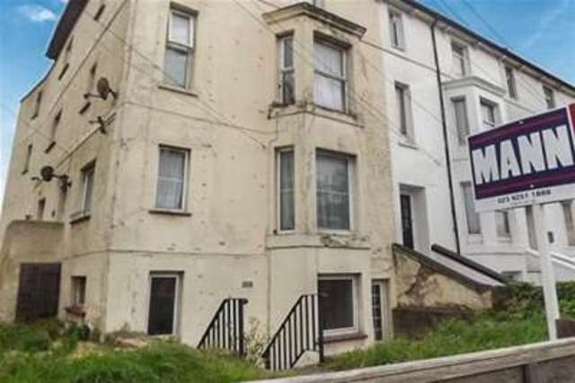  Image of 2 bedroom Flat to rent in Brockhurst Road Gosport PO12 at Gosport, PO12 3AJ