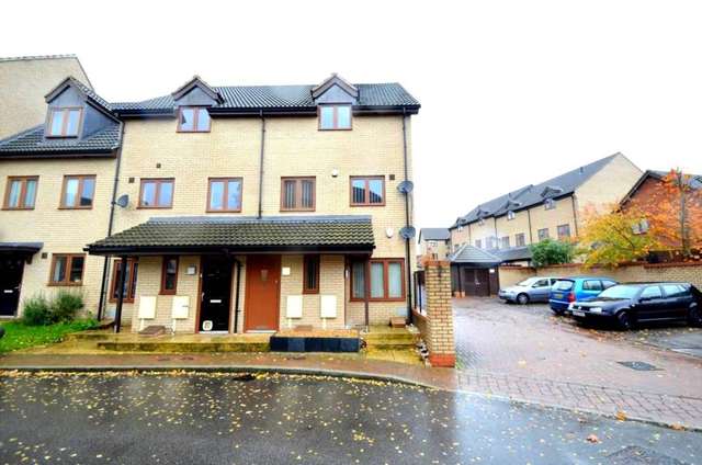  Image of 2 bedroom Detached house for sale in Corris Court Broughton Milton Keynes MK10 at Corris Court Broughton Milton Keynes, MK10 9NR