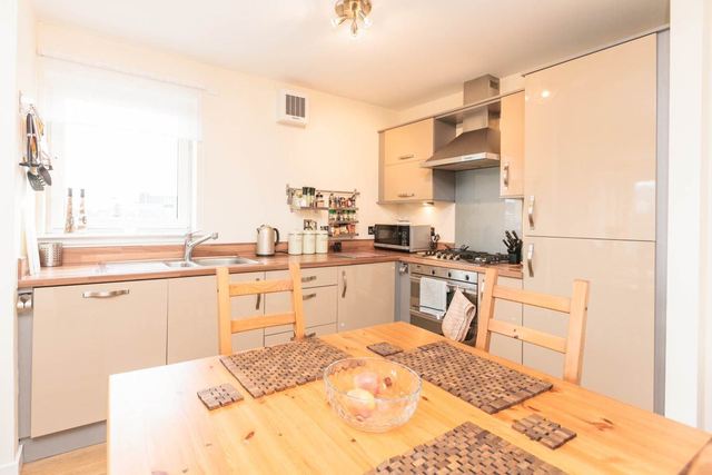  Image of 2 bedroom Flat to rent in Broughton Road Edinburgh EH7 at Leith Edinburgh Edinburgh, EH7 4QN