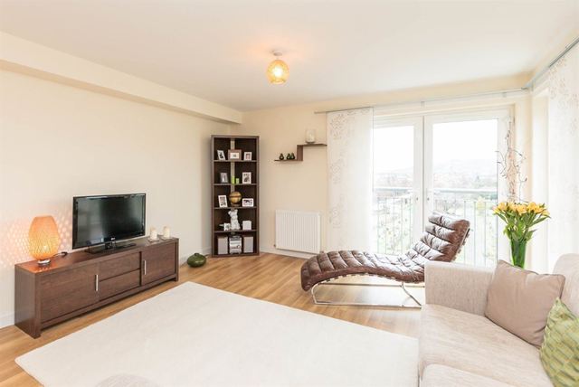  Image of 2 bedroom Flat to rent in Broughton Road Edinburgh EH7 at Leith Edinburgh Edinburgh, EH7 4QN