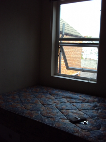  Image of 1 bedroom Studio flat to rent in Broxholme Lane Doncaster DN1 at Broxholme Lane - Flat 5  Doncaster, DN1 2LW