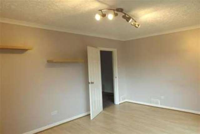  Image of 2 bedroom Flat to rent in Burnet Close Hemel Hempstead HP3 at Hemel Hempstead, HP3 9ES