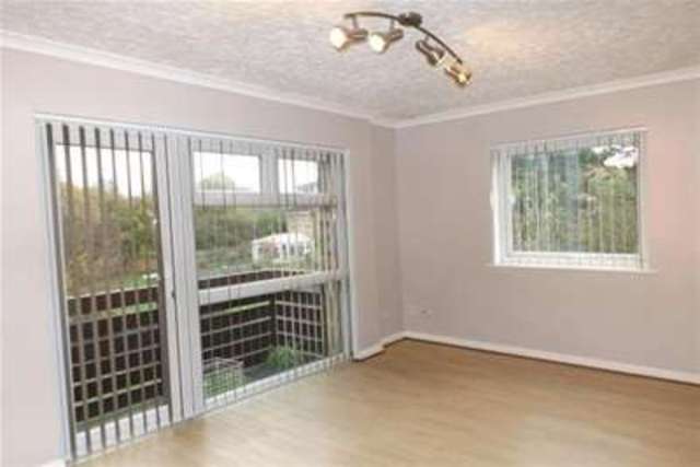  Image of 2 bedroom Flat to rent in Burnet Close Hemel Hempstead HP3 at Hemel Hempstead, HP3 9ES