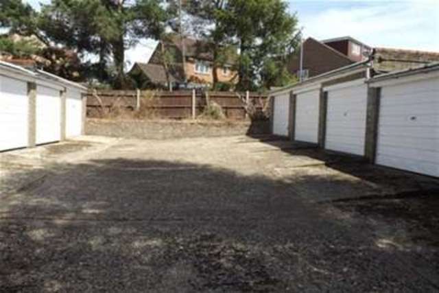  Image of 2 bedroom Flat to rent in Burnet Close Hemel Hempstead HP3 at Hemel Hempstead, HP3 9ES