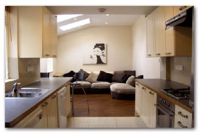  Image of 7 bedroom House Share to rent in Bute Avenue Nottingham NG7 at Lenton Nottinghamshire Lenton, NG7 1QA