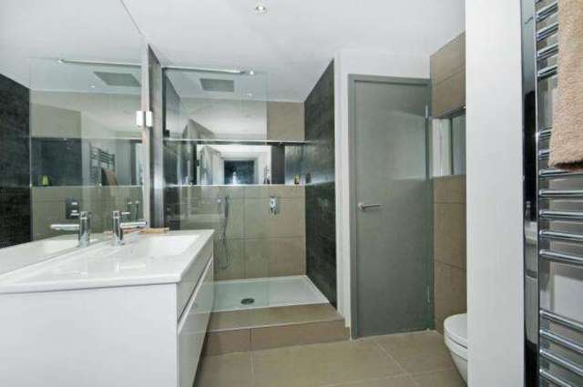  Image of 1 bedroom Flat to rent in Shad Thames London SE1 at 36 Shad Thames London Bermondsey, SE1 2YE