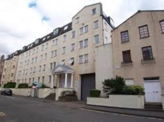  Image of 2 bedroom Flat to rent in Caledonian Crescent Edinburgh EH11 at Dalry Edinburgh Edinburgh, EH11 2AT