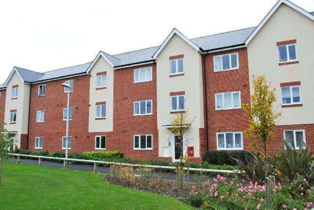  Image of 1 bedroom Flat for sale in Caribou Walk Three Mile Cross Reading RG7 at Caribou Walk  Reading, RG7 1WR