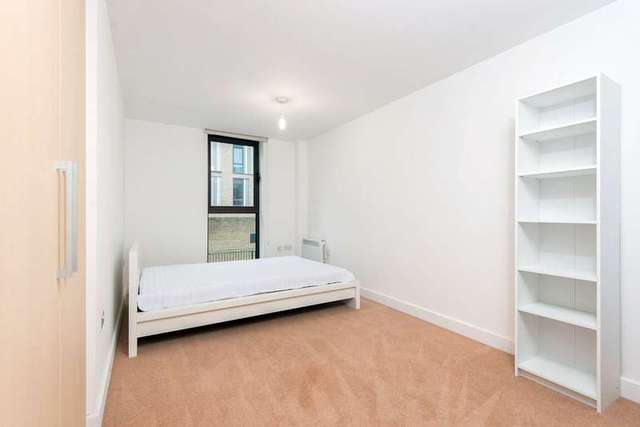  Image of 2 bedroom Apartment to rent in Petergate London SW11 at 33 Petergate  Battersea, SW11 2UE