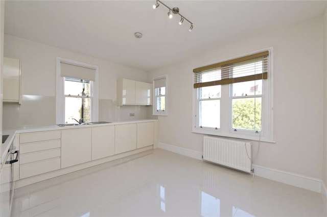  Image of 3 bedroom Flat to rent in Castellain Road London W9 at Castellain Mansions  Castellain Road, W9 1HG