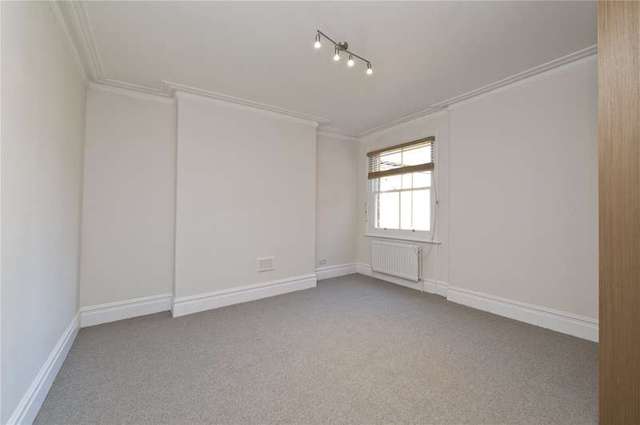  Image of 3 bedroom Flat to rent in Castellain Road London W9 at Castellain Mansions  Castellain Road, W9 1HG