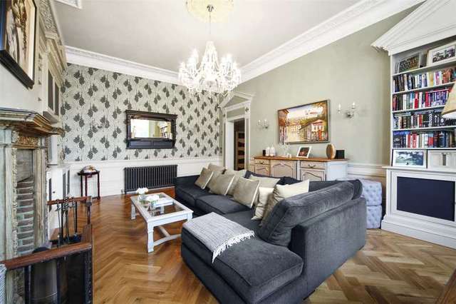  Image of 3 bedroom Flat for sale in Cavendish Road London SW12 at London  Clapham South, SW12 0BL