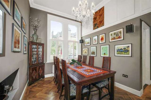  Image of 3 bedroom Flat for sale in Cavendish Road London SW12 at London  Clapham South, SW12 0BL