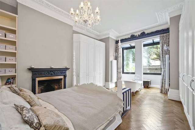  Image of 3 bedroom Flat for sale in Cavendish Road London SW12 at London  Clapham South, SW12 0BL
