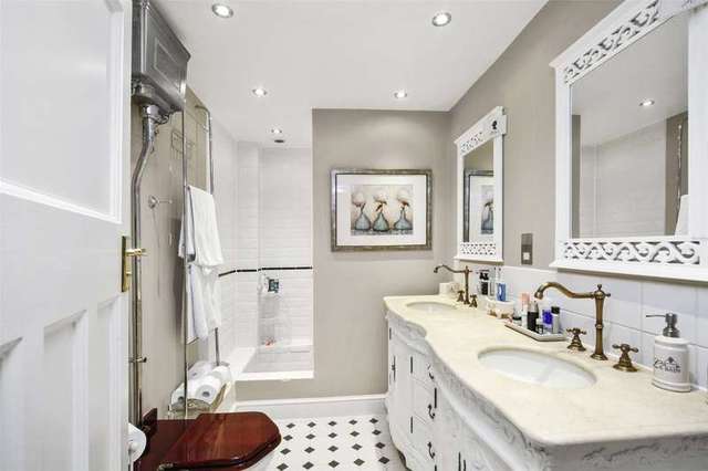  Image of 3 bedroom Flat for sale in Cavendish Road London SW12 at London  Clapham South, SW12 0BL