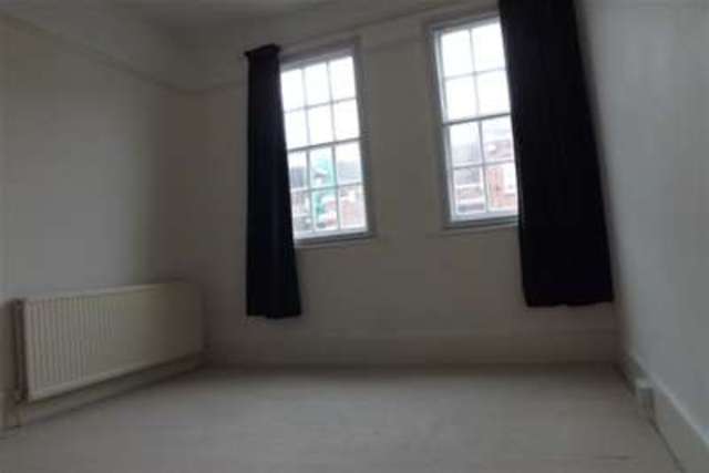  Image of 3 bedroom Maisonette to rent in Church Street Reigate RH2 at Reigate, RH2 0AA