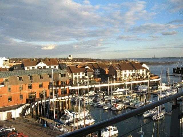  Image of 2 bedroom Flat to rent in Channel Way Ocean Village Southampton SO14 at Channel Way  Southampton, SO14 3JB