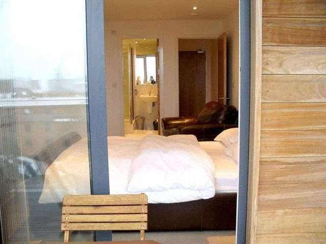  Image of 2 bedroom Flat to rent in Channel Way Ocean Village Southampton SO14 at Channel Way  Southampton, SO14 3JB