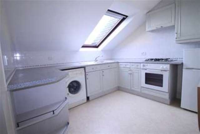  Image of 1 bedroom Flat to rent in Chapel Road Redhill RH1 at Redhill, RH1 1HH