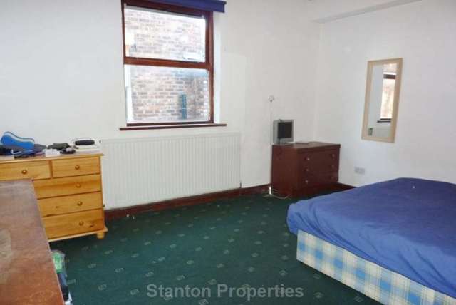  Image of 1 bedroom Apartment to rent in Chatham Grove Withington Manchester M20 at Chatham Grove Withington Manchester, M20 1HS