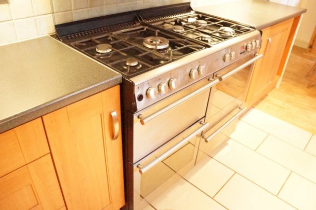  Image of 3 bedroom Semi-Detached house to rent in Chells Way Stevenage SG2 at Chells Way  Stevenage, SG2 0LT