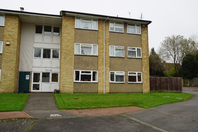  Image of 2 bedroom Flat for sale in Chenies Close Tunbridge Wells TN2 at Royal Tunbridge Wells  Tunbridge Wells, TN2 5LL