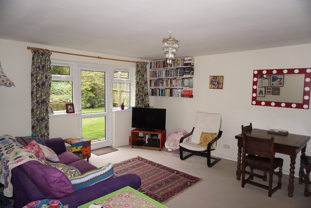  Image of 2 bedroom Flat for sale in Chenies Close Tunbridge Wells TN2 at Royal Tunbridge Wells  Tunbridge Wells, TN2 5LL