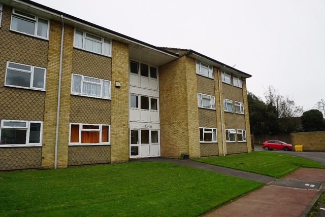  Image of 2 bedroom Flat for sale in Chenies Close Tunbridge Wells TN2 at Royal Tunbridge Wells  Tunbridge Wells, TN2 5LL
