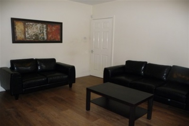  Image of 2 bedroom Flat to rent in Chillingham Road Heaton Newcastle upon Tyne NE6 at Newcastle upon Tyne, NE6 5QU